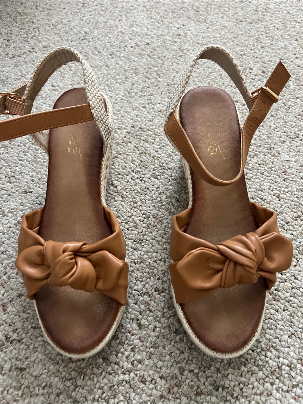 Women's Knot-Front Wedge Sandals - Tan